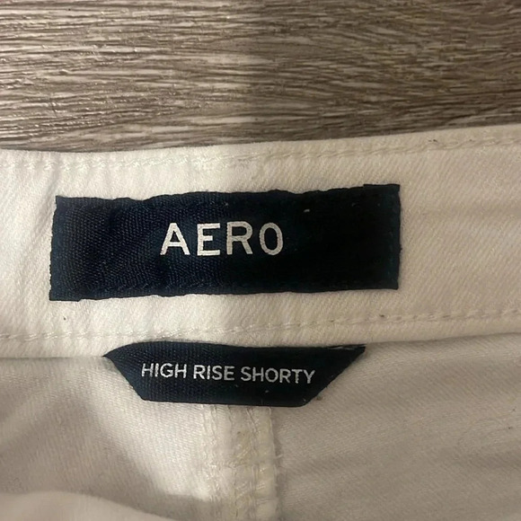 Aeropostale high rise shorty white denim distressed jeans size 2 - Picture 2 of 5